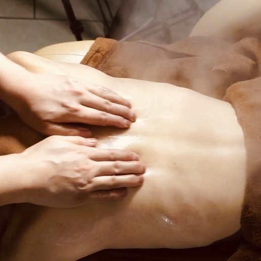 背中の角質ピーリング